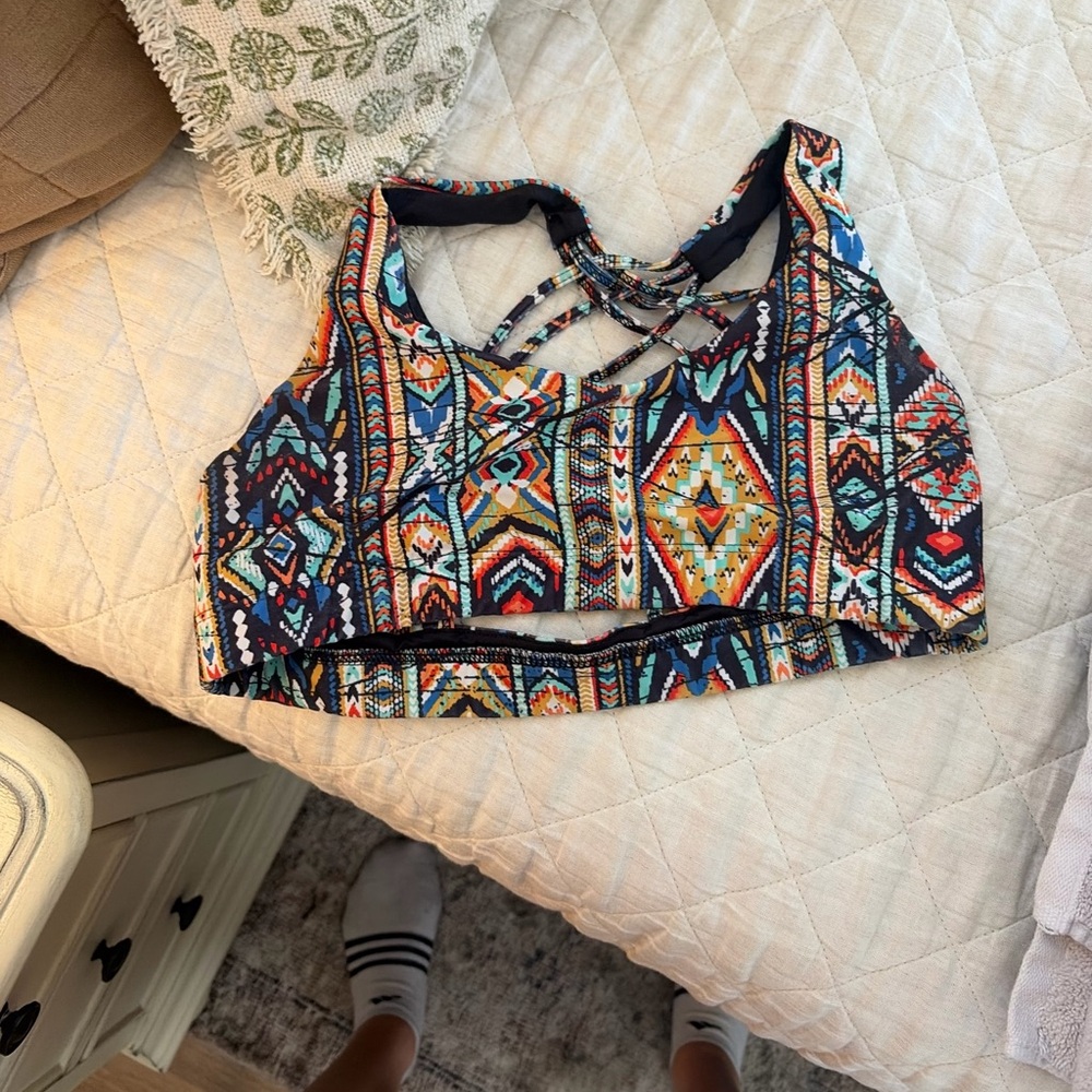 Printed Strappy Sports Bra - Multicolor
